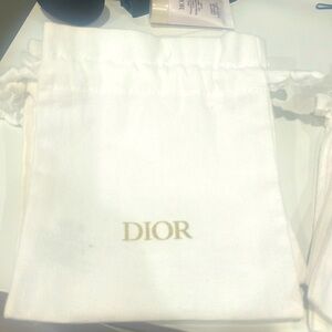 8 Dior pouches great for storing jewelry for travel etc⭐️⭐️⭐️⭐️⭐️